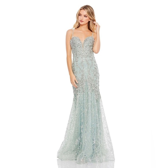 Mac Duggal 20242 NWT EMBELLISHED SLEEVELESS PLUNGE NECK TRUMPET GOWN